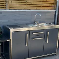 Outdoor Kitchen