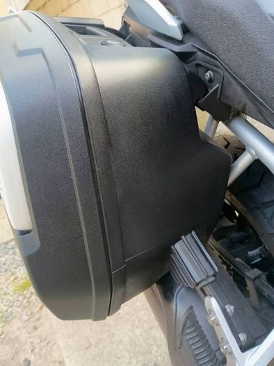 Suzuki V Strom OEM panniers
