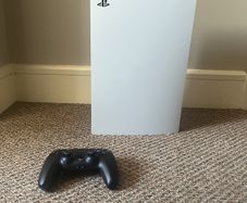 ps5 along with controller +wires.
