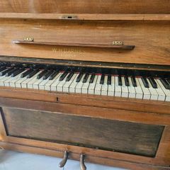 Free upright piano