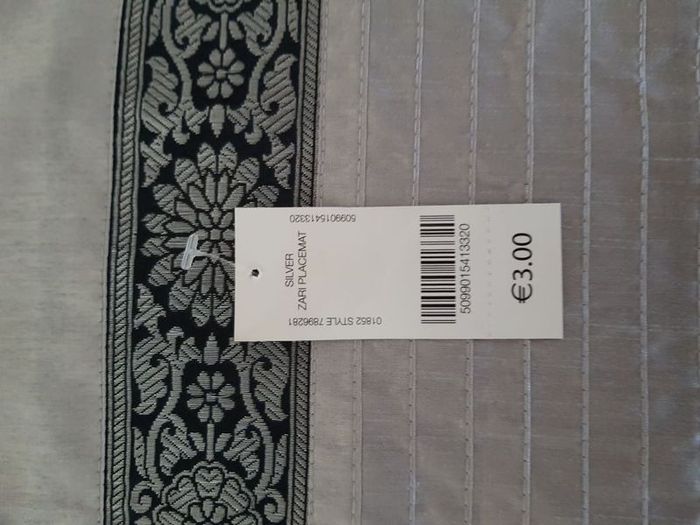 Silver Table Runner and 8 Placemats