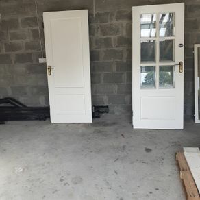 Internal Doors; Fireplace; Cooker & Hob