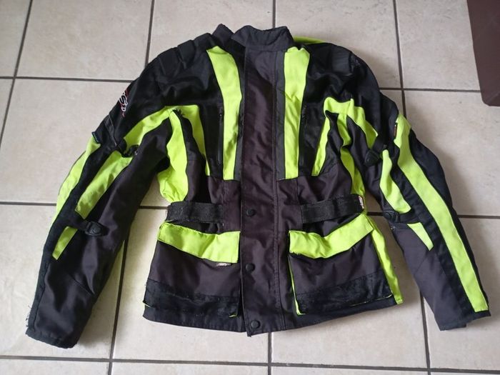 Motorcycle jacket
