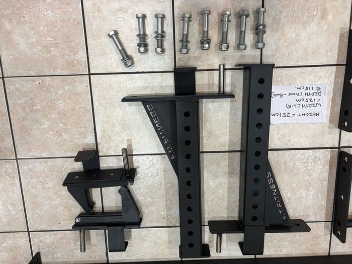 450 Kilogram Rated Heavy Gauge Steel Squat Rack + J Hooks + Heavy Duty Spotter Arms, Quality Steel!!