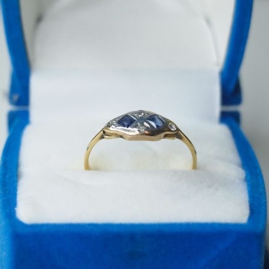 Art Deco 18ct Gold Sapphire and Diamond Ring