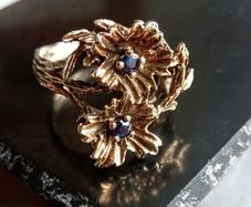 9ct gold sapphire ring size M