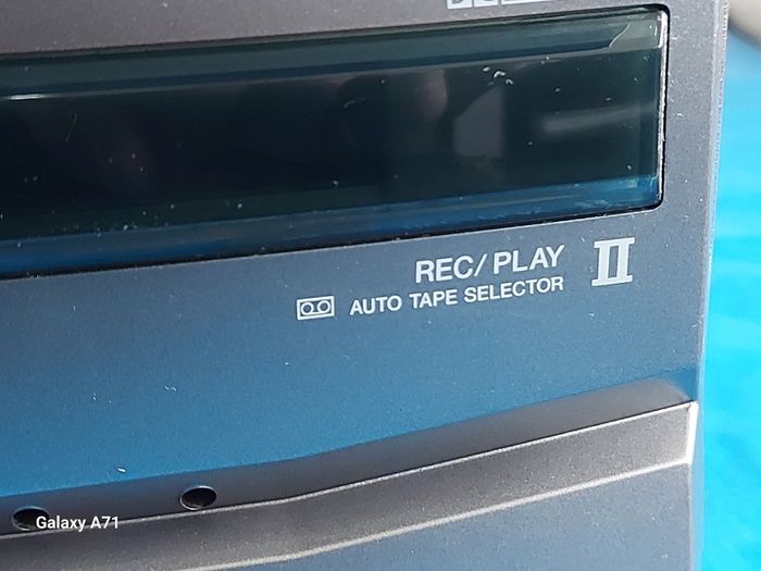 PIONEER Stereo CD Cassette DECK Receiver, Model XR-P470C, 3 CD, Dual Tape and Radio and AUX in very good cosmetic condition