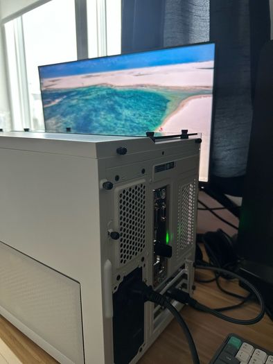 Gaming PC + 4K screen + Keyboard + Mouse