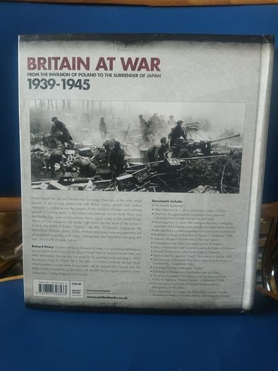 Britain At War 1939-1945 - Richard Overy