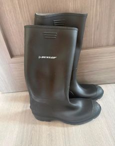 wellies