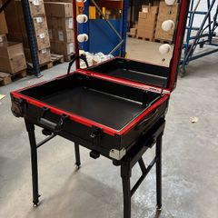 Sealed Make-Up Studio