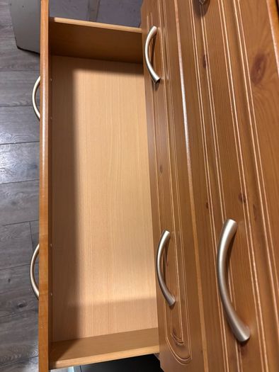 Chest of drawers