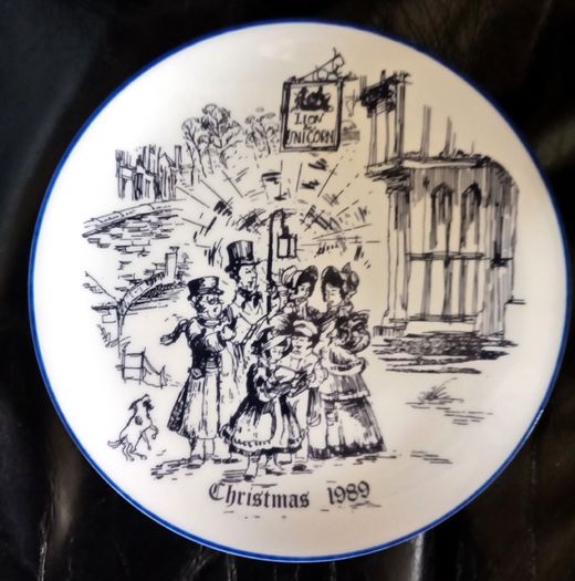 Four Vintage Coalport Wallace Arnold Christmas Plates