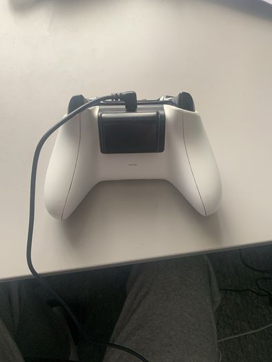xbox one controller with battery pack