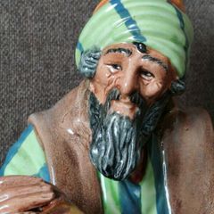 Royal Doulton  Figurine The Cobbler HN 1706