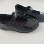 clarks girls patent leather shoes size 13.5 Image 2