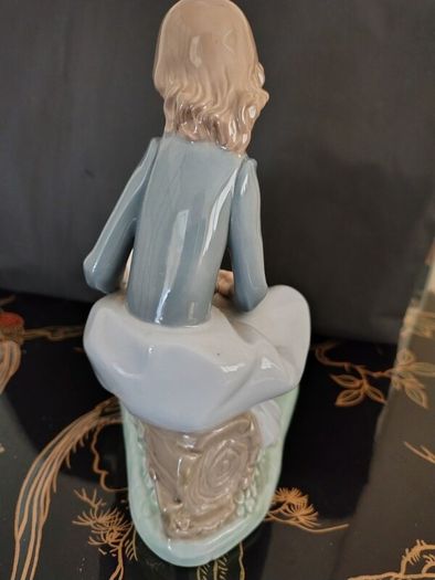 Vintage Nao by Lladro. Girl with rabbits. 1987.  #1026