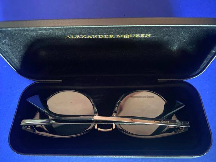 Alexander Mc Queen Reading Glasses brand new with hard case original