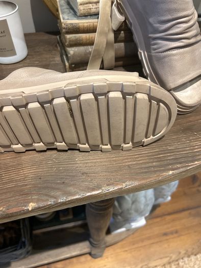 Lofina taupe leather ruched sliders eu 40