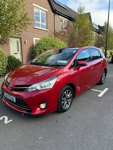 Toyota verso 2.0D4D Luna Skyview Nct 2/27 155km