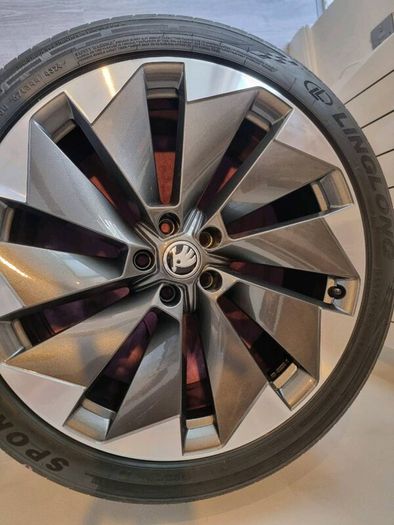 Genuine SkodaBetria dimond cut  alloys refurbished