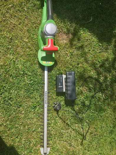 Cordless Hedge Cutter