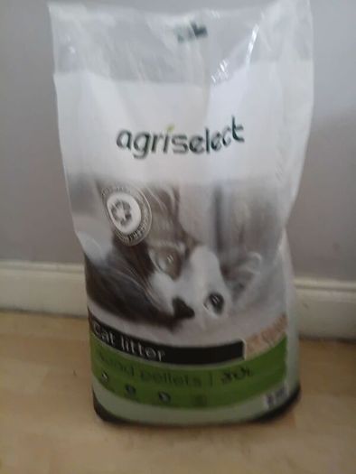 70 Litres of Agriselect Wood Pellet Recycled Non Clumping Wood Cat Litter