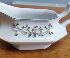 Vintage Johnson Brothers Eternal Beau Gravy Boat &  Made in England