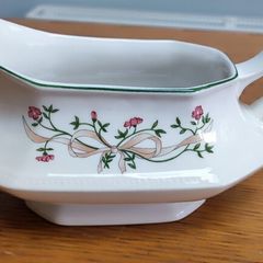 Vintage Johnson Brothers Eternal Beau Gravy Boat &  Made in England