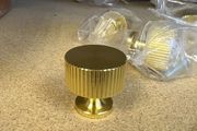 4 decorative matal knobs NEW
