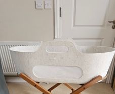 SnuzBaskit Moses Basket & Stand - Barley/Walnut