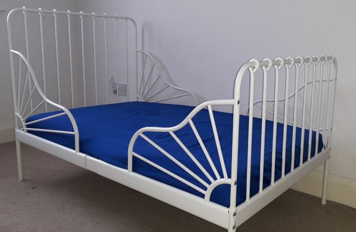 Children extendable bed