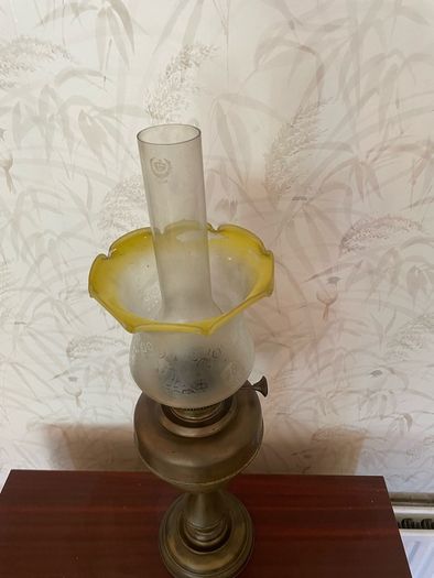 Elegant vintage oil paraffin table lamp