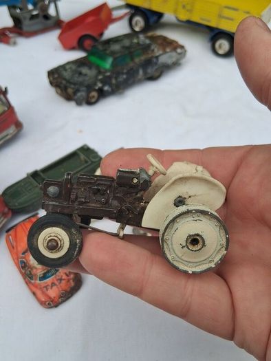 Vintage Diecast Toy Collection (Dinky,Lesney,Mecanno,Corgi) 22 Pieces