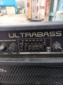 Behringer bass amplifier