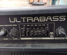 Behringer bass amplifier