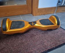 EYU Hoverboard with bag and charger