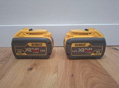2 x Dewalt flex 12AH batteries