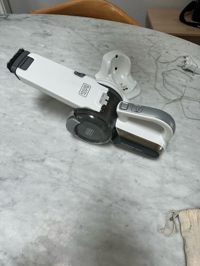 Black & Decker Cordless Handheld Vacuum