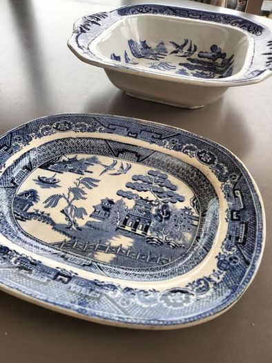 willow pattern dish and plate