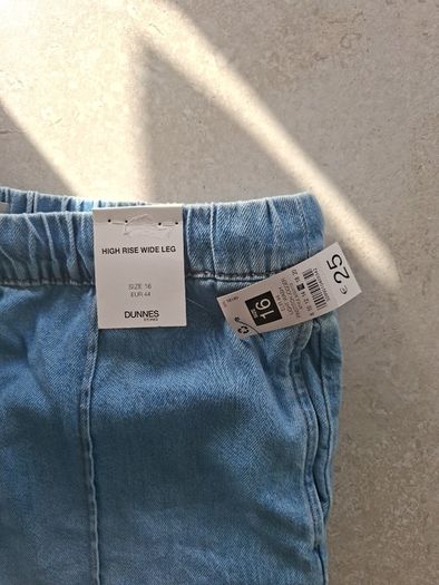 BNWT Denim  High Rise Wide,Leg size 16 Jeams