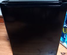 Black table top fridge