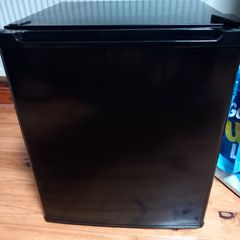 Black table top fridge