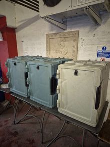 4 x Cambro Insulated Food Carriers