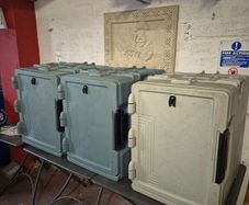 4 x Cambro Insulated Food Carriers