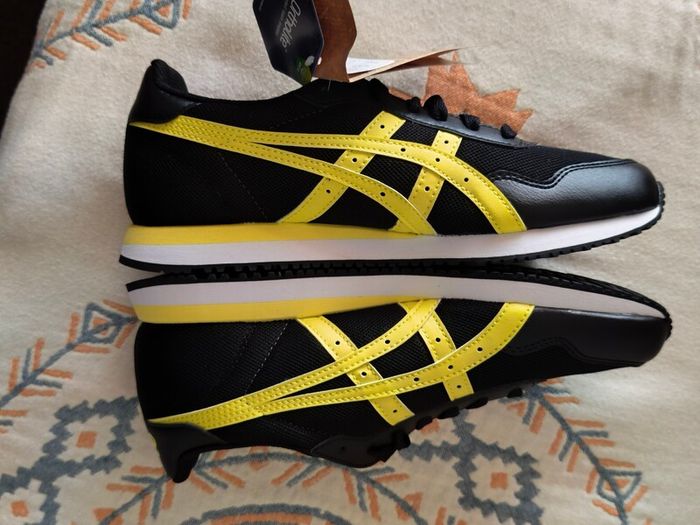 ASICS Tiger Runner Black Sour Yuzu