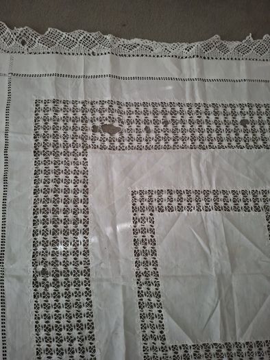 Vinyage White Cotton Tablecloth 113cm x q07cm