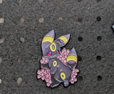 Umbreon enamel pin