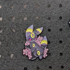 Umbreon enamel pin
