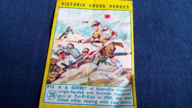 Victoria Cross Heroes Wax Gum Wrapper - Yellow Border.